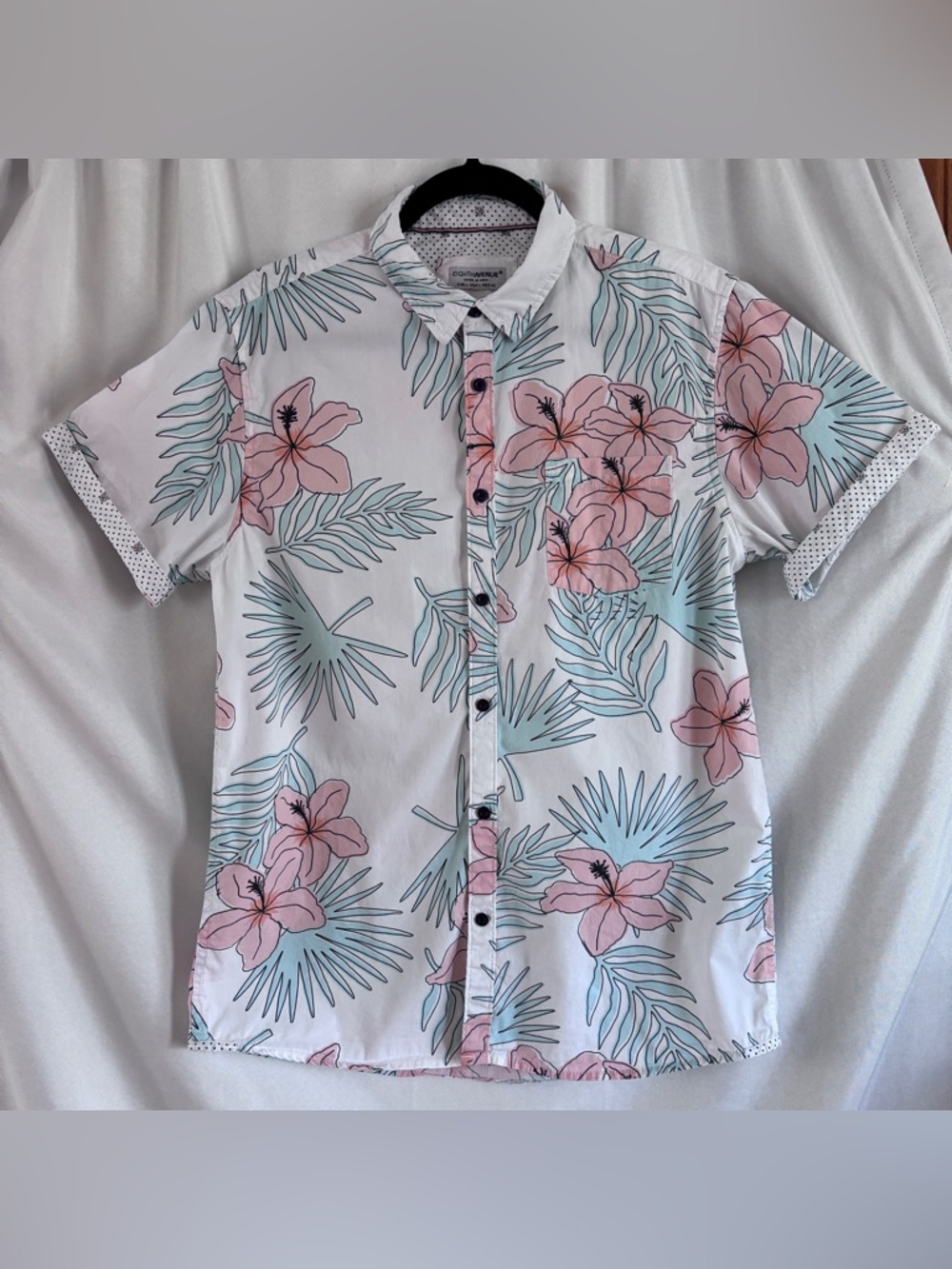 Casual White Floral Short-Sleeve Button-Down Shirt - Pink & Blue